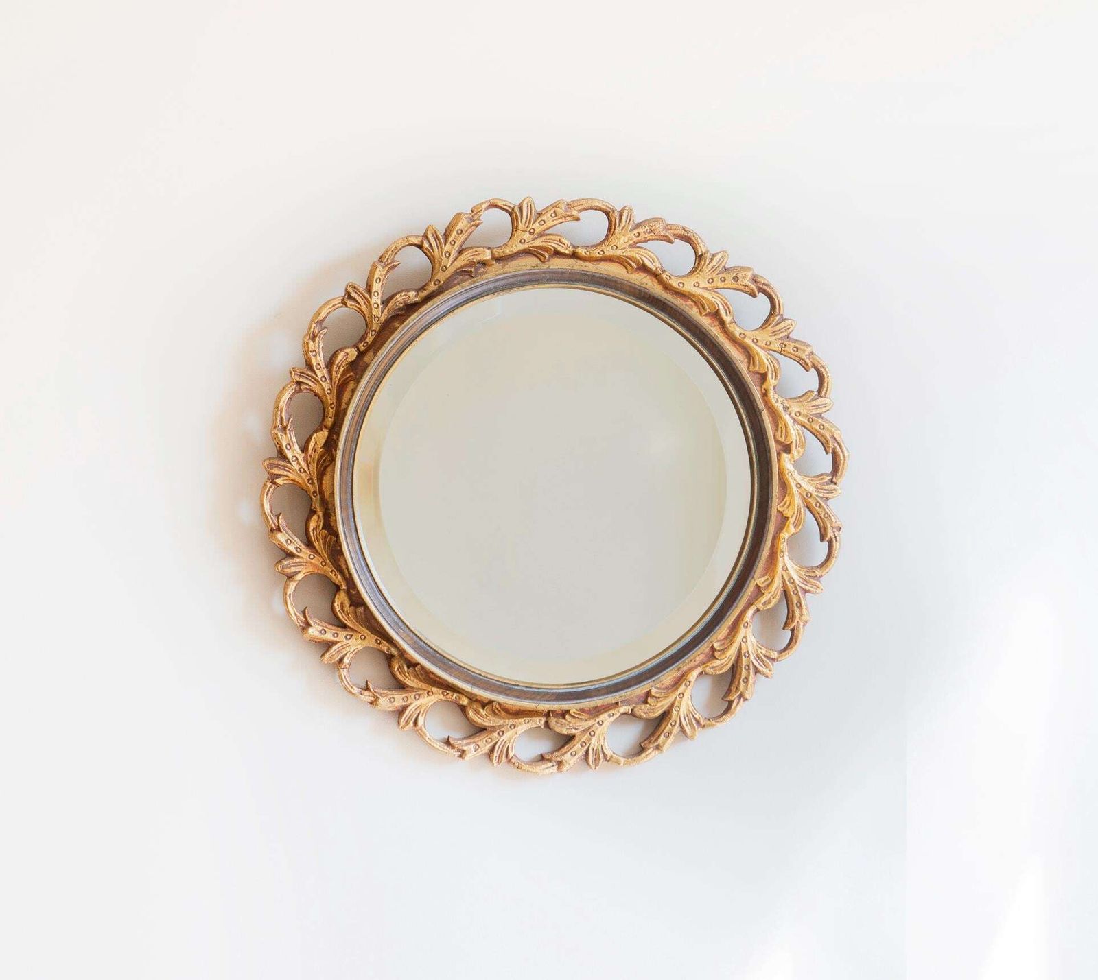 Round Gold Mirror With Beveled Glass, Italian 1960s Design, Hollywood Regency Wall Mirror, Hand Carved Ornate Frame, Mid Century Gilt Mirror photo 295.0