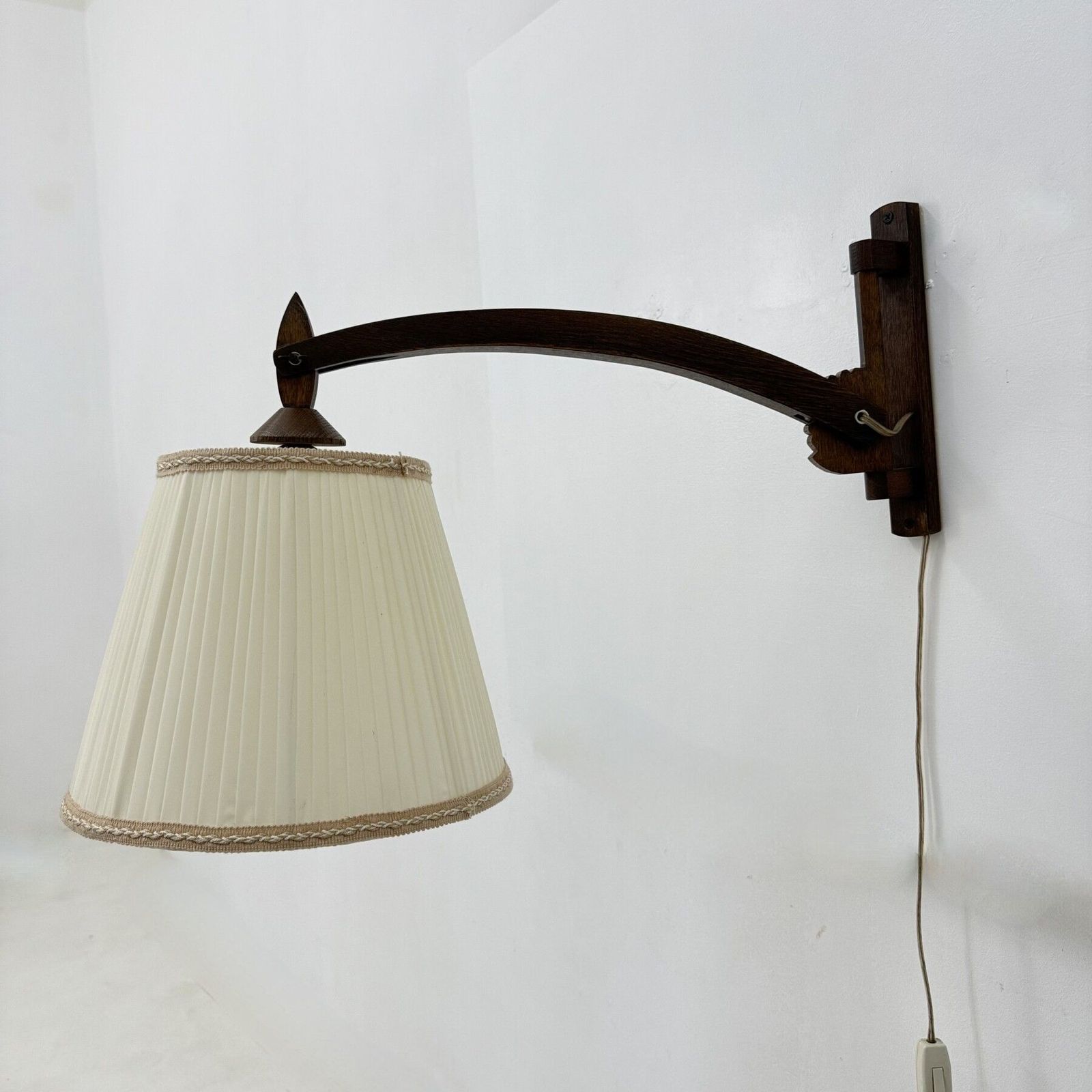 T.J.W Zweers Vintage Eiken Houten Wandlamp Jaren 1950 photo furniture