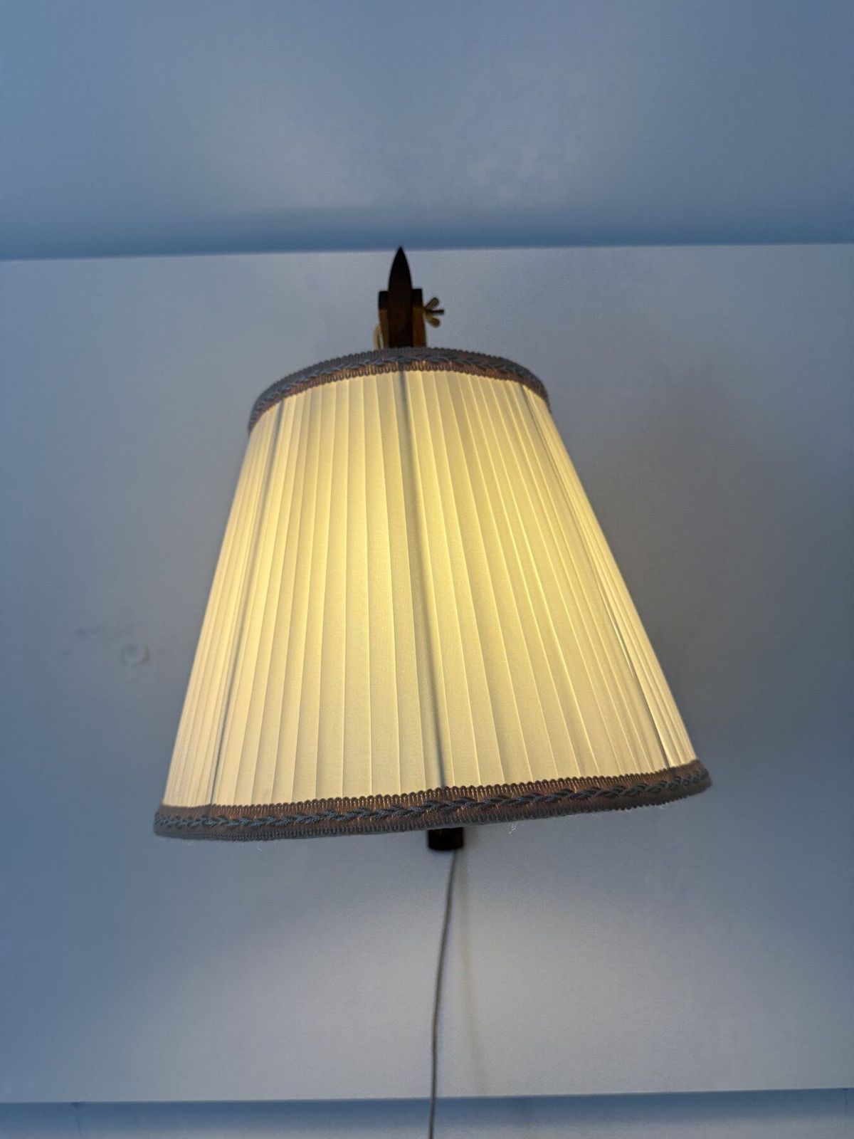 photo for sale T.J.W Zweers Vintage Oak Wooden Wall Lamp 1950s
