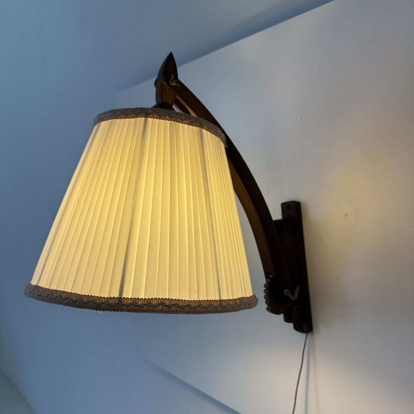 348.0 T.J.W Zweers Vintage Oak Wooden Wall Lamp 1950s photo