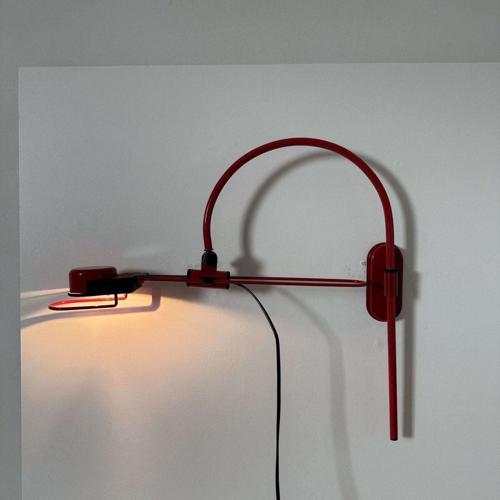 Italiaanse Verstelbare Wandlamp Van Vico Magistretti, Jaren 1980 photo furniture