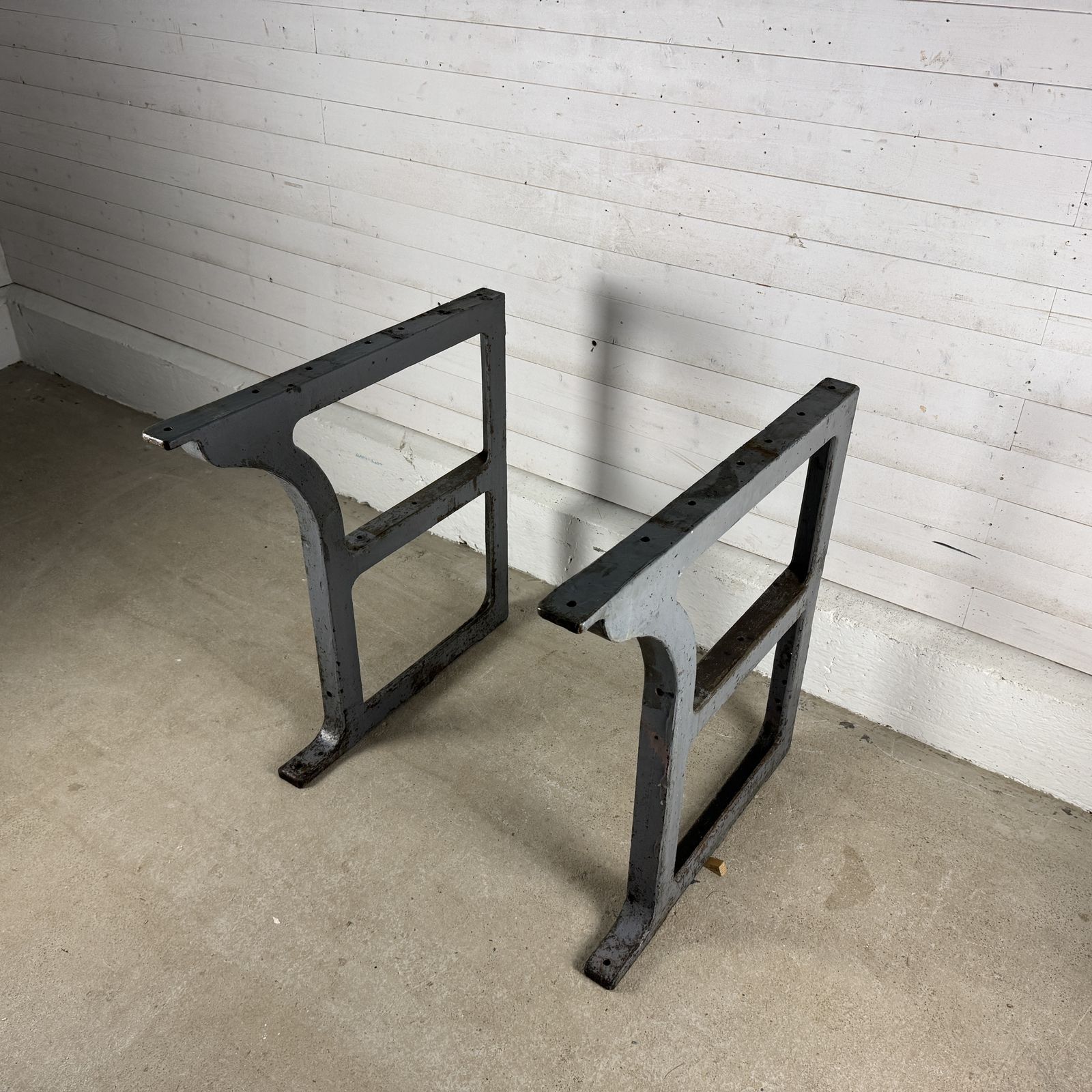 Pair Of Antique Cast Iron Bench Legs photo 395.0