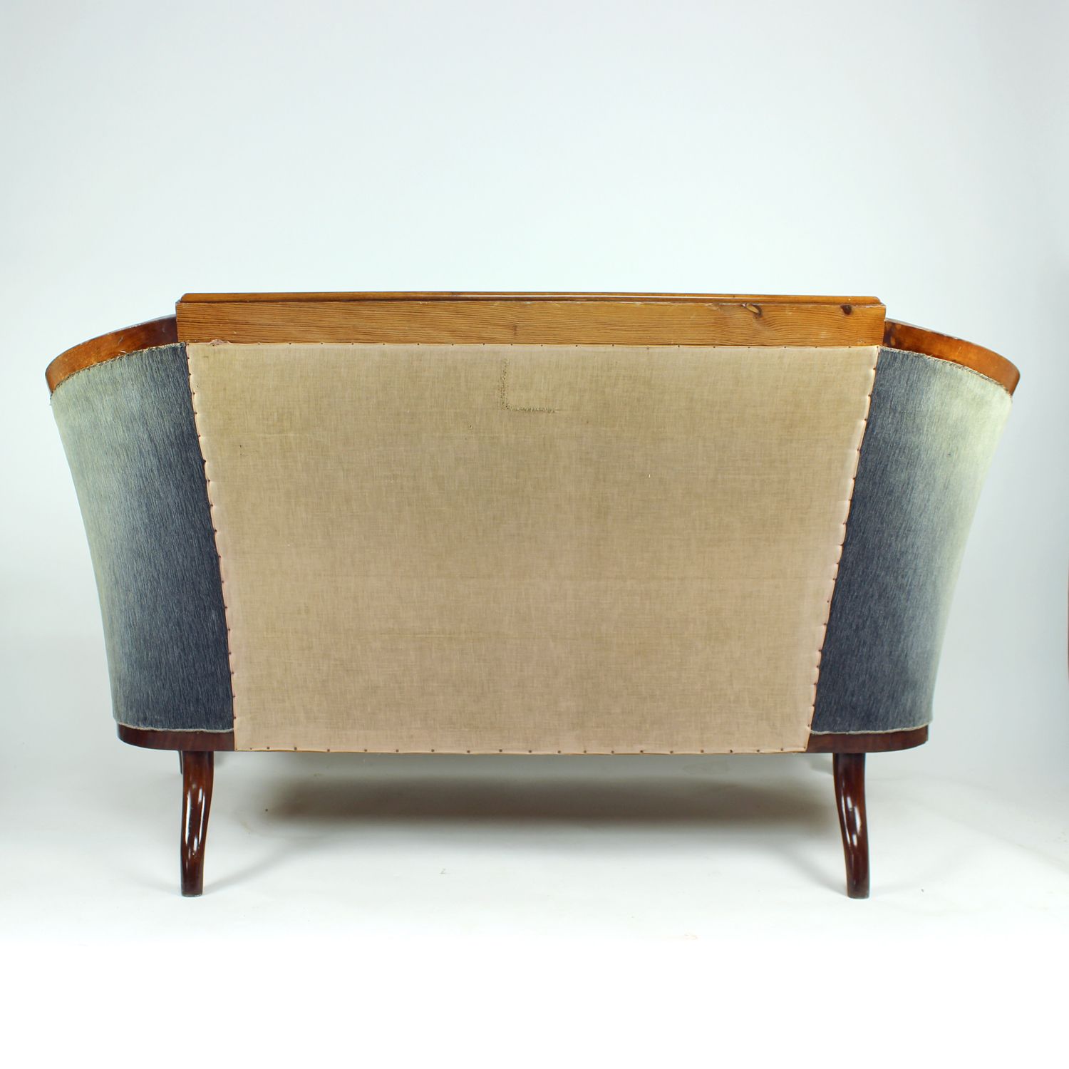 photo vintage Unique Biedermeier Sofa In Original Fabric And Walnut Veneer, Vienna, Austria Circa 1825