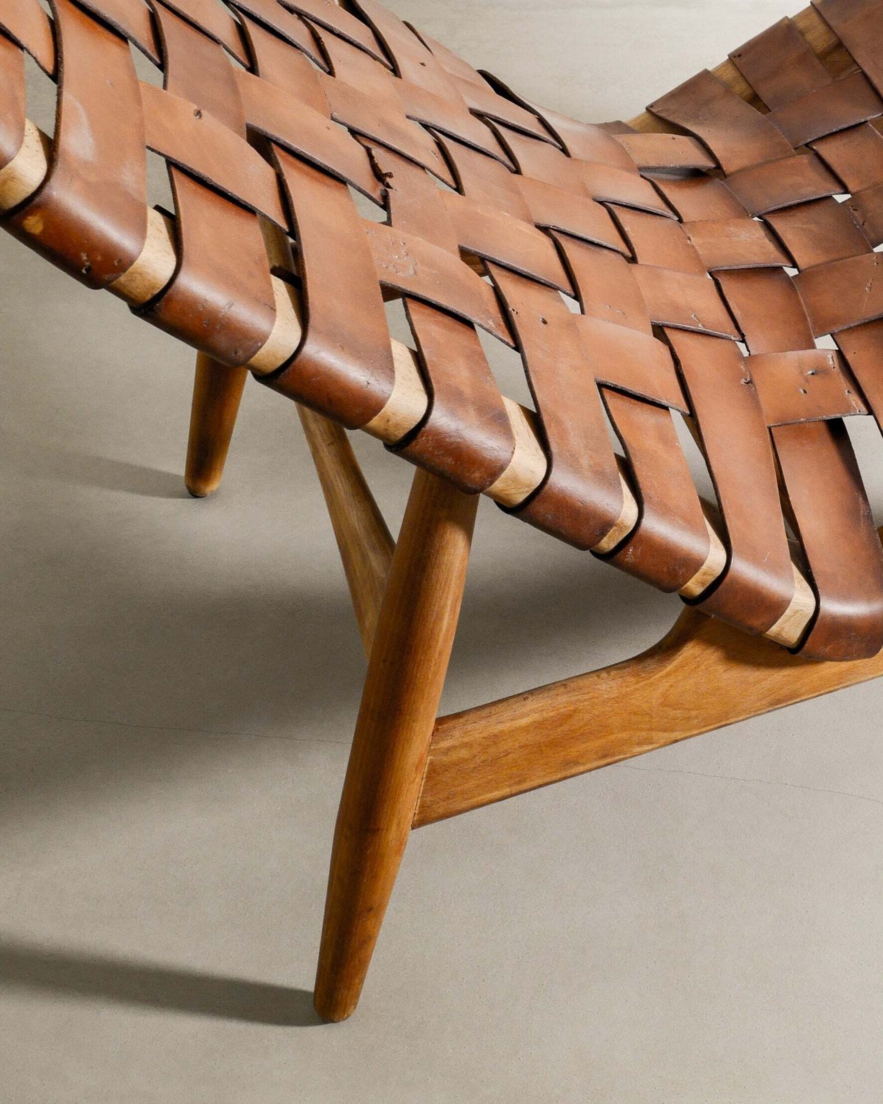Danish Mid Century Modern Wooden Chaise Lounge Chair In Beech & Patinated Leather By Arne Vodder, 1950s photo Furniture