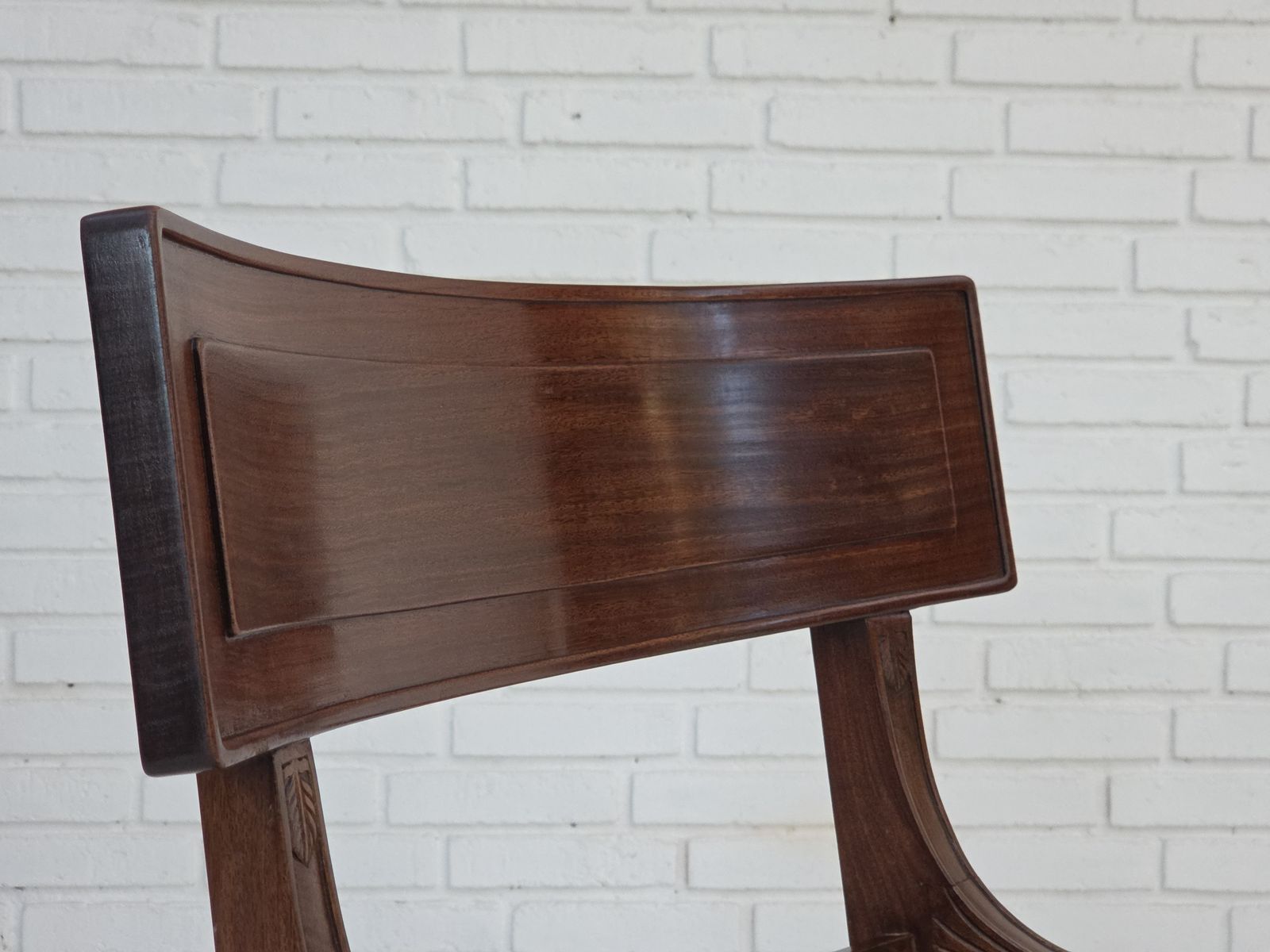 Jaren 1920 1930, Gesneden Houten Fauteuil, In De Stijl Van Georges Jacob, Opnieuw Bekleed. photo for sale