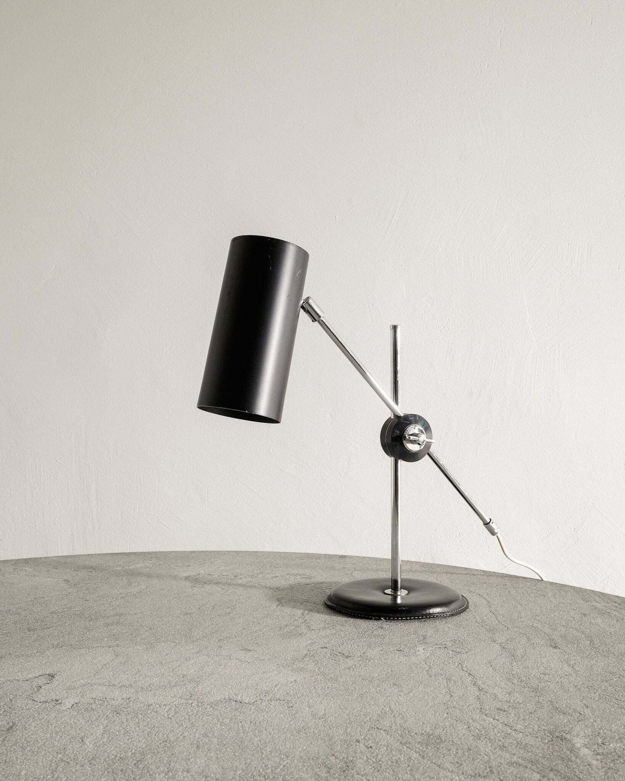 Swedish Mid Century "781b" Table Lamp In Chrome, Black Leather & Metal By Anders Pehrson For Ateljé Lyktan Sweden, 1960s photo for sale