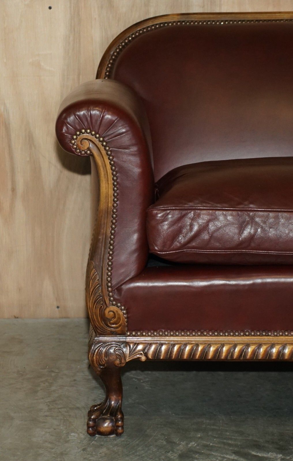 Important Antique Victorian Claw & Ball Feet Brown Leather Walnut Club Sofa photo for sale