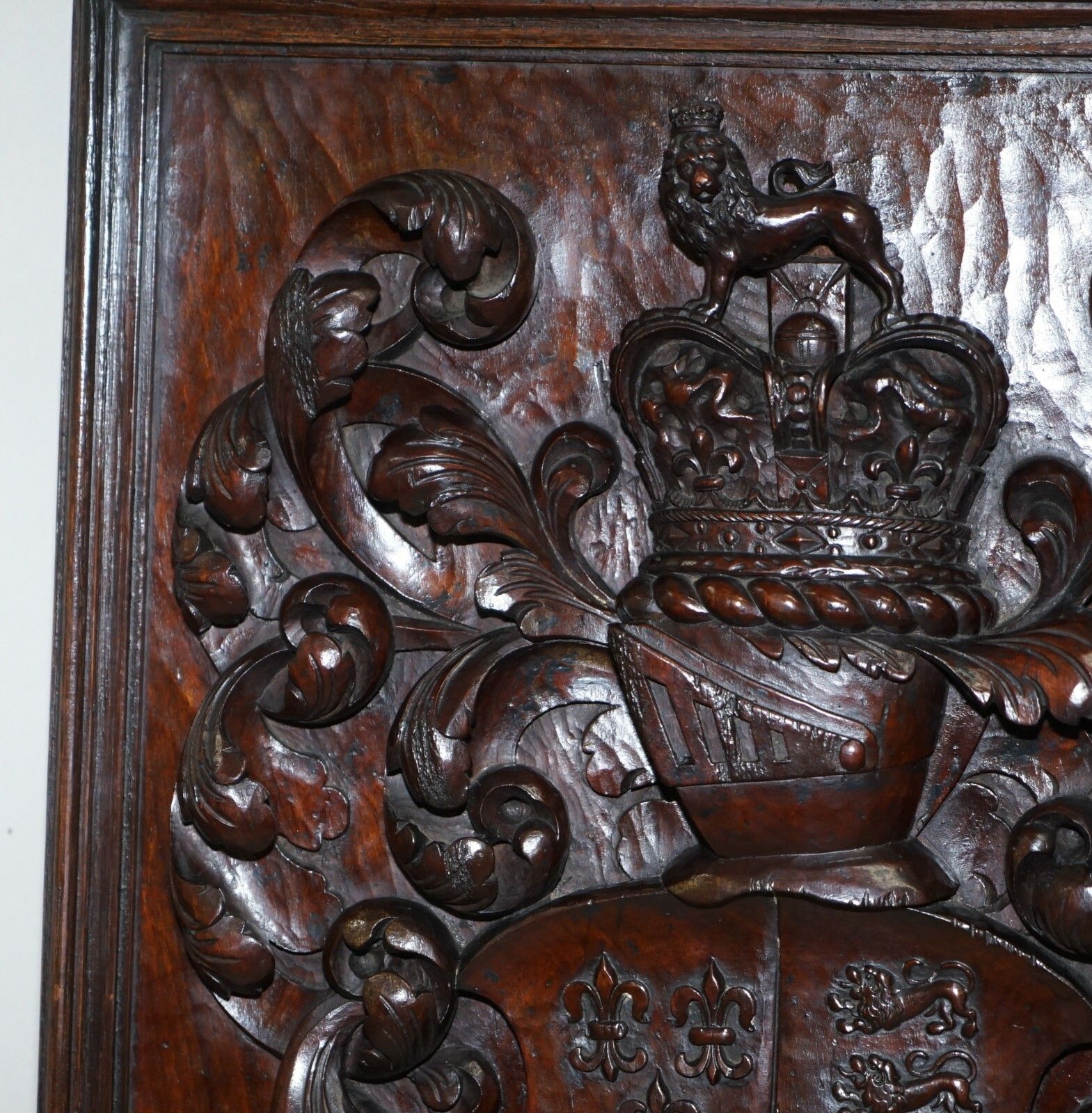 photo for sale Rare Antique 1405 1603 English Royal Coat Of Arms Armorial Crest Carved Walnut