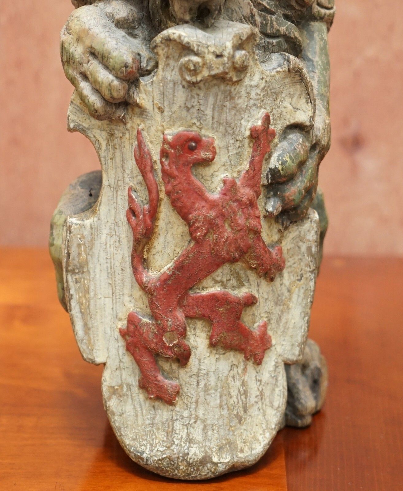 Pair Of 1615 English Polychrome Painted Heraldic Lion Newel Banisters Finials photo vinterior