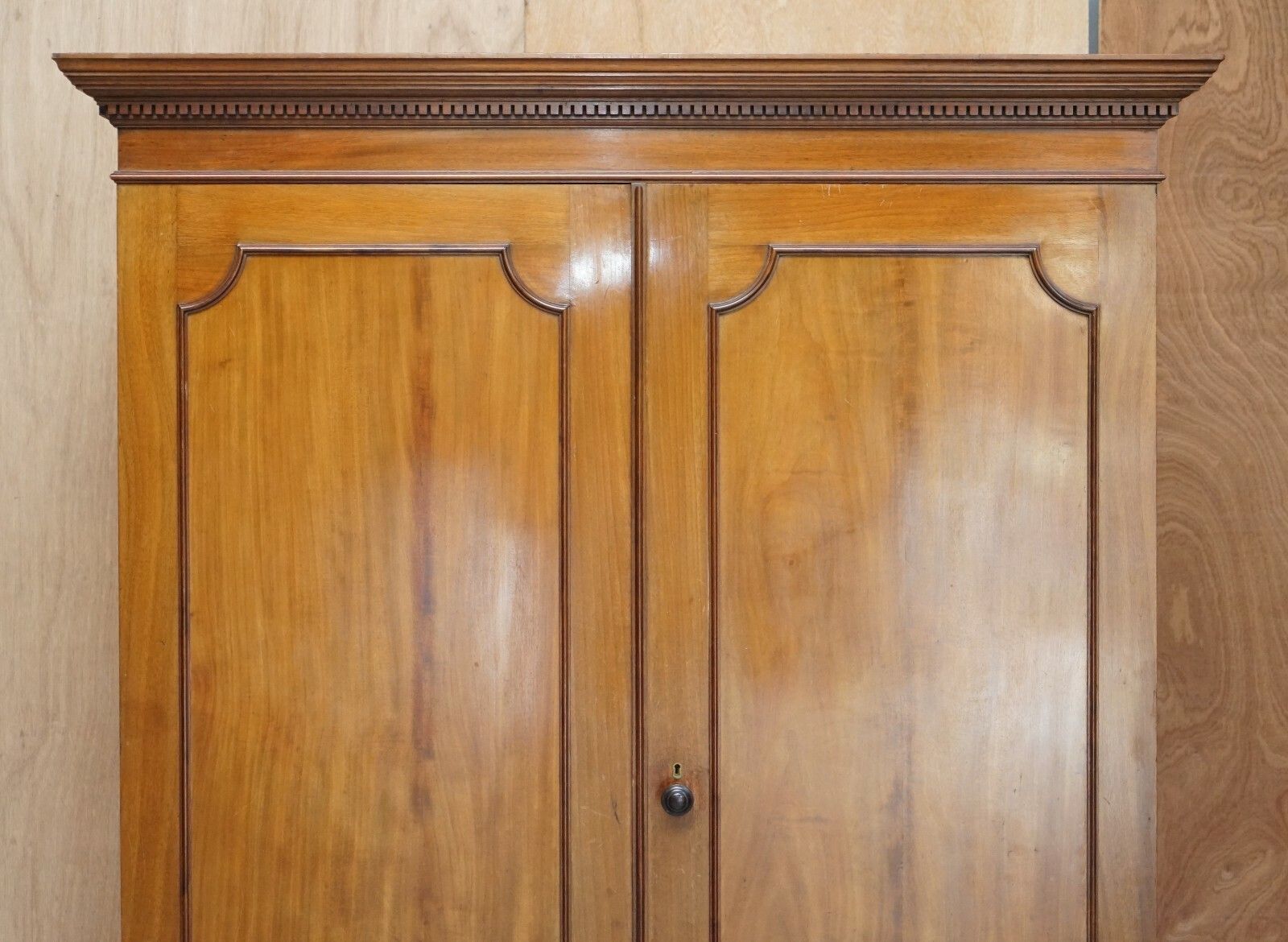 Original Antique Fully Stamped Howard & Son's Berners Street Mahogany Wardrobe photo vinterior