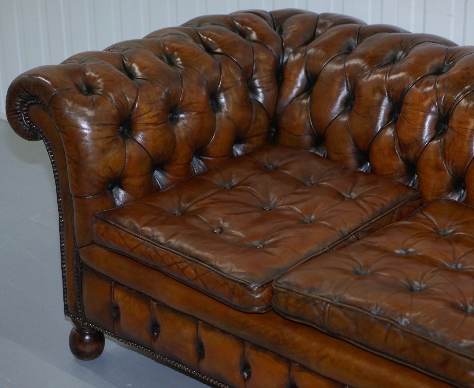 Fully Sprung Thomas Chippendale Restored Aged Brown Leather Chesterfield Sofa photo Furniture