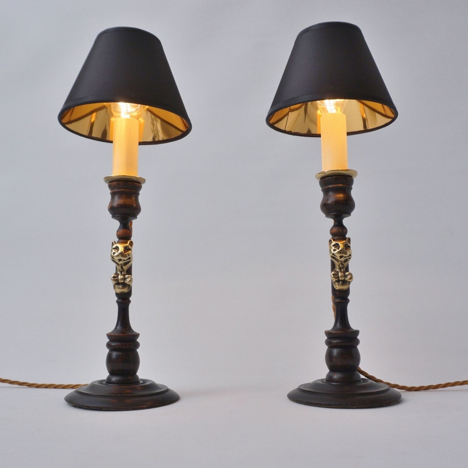 photo vinterior Pair Antique Candlestick Table Lamps, Cheshire Cat, Lewis Carroll Alice In Wonderland, Brass & Oak, 1920`s Ca, English   Rewired