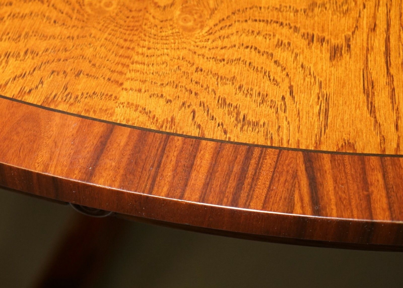 photo furniture Brand New Cluster Oak Extending Jupe Round Dining Tables Seats 6 10 People