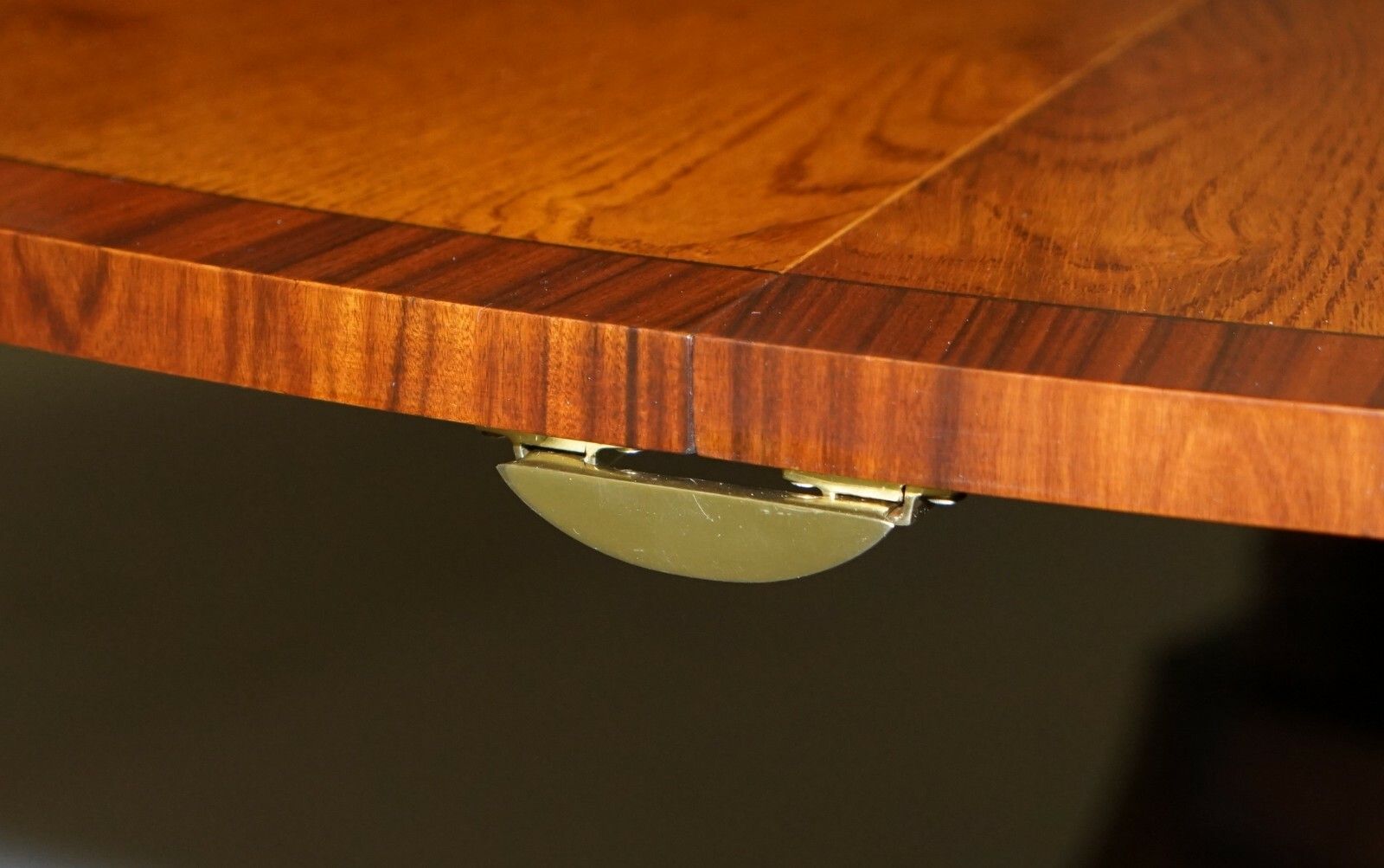photo for sale Brand New Cluster Oak Extending Jupe Round Dining Tables Seats 6 10 People
