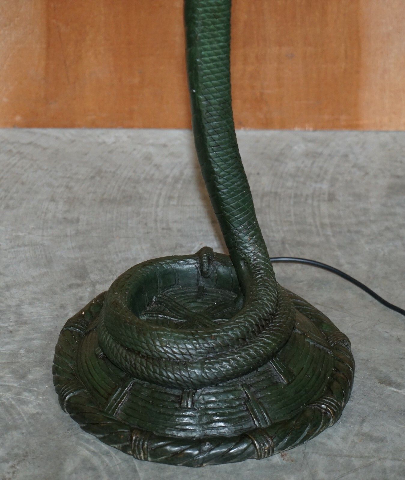 photo furniture Very Rare Stunning Vintage Bronzed Snake Floor Standing Lamp After Edgar Brandt