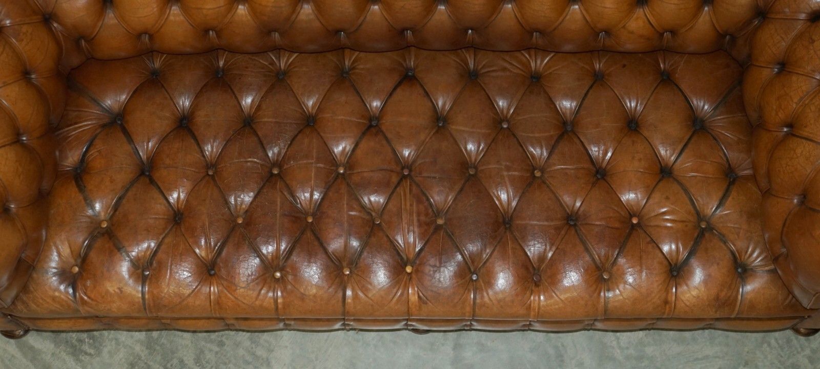 photo vinterior 1950's Hand Dyed Restored Cigar Brown Leather Chesterfield Club Sofa English
