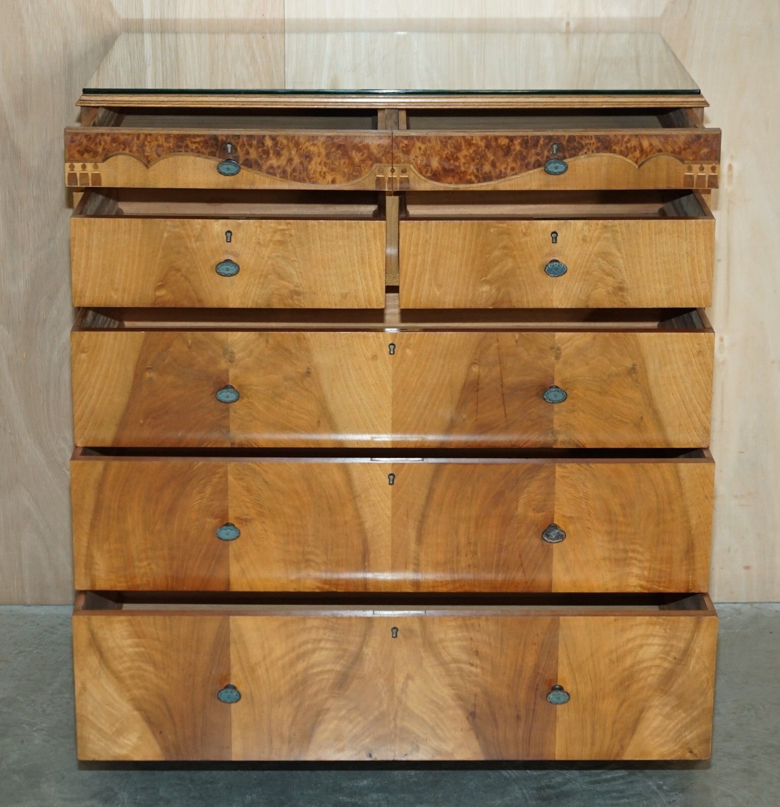 photo vintage Finest Quality Waring & Gillow Burr Walnut Chest Of Drawers Part Of A Suite