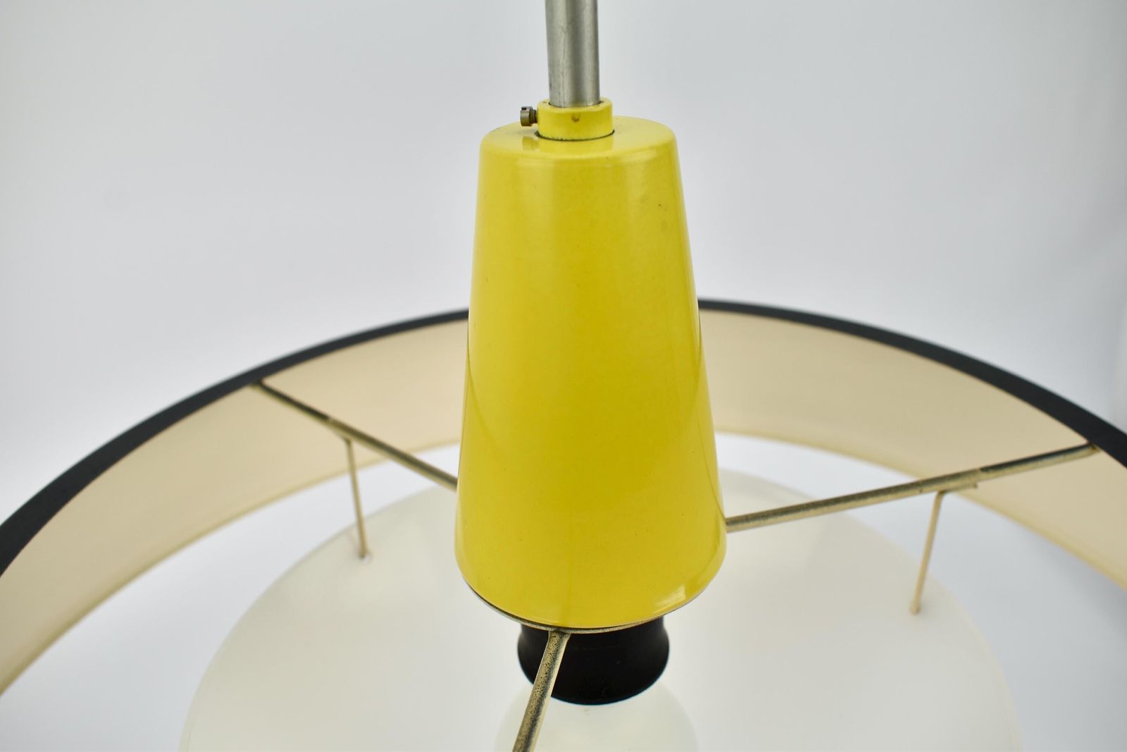 1959 Niek Hiemstra Voor Philips Model Nb23 Hanglamp Mid Century Modern | Vintage Plafondlamp Zwart Geel Louis Kalff photo vintage