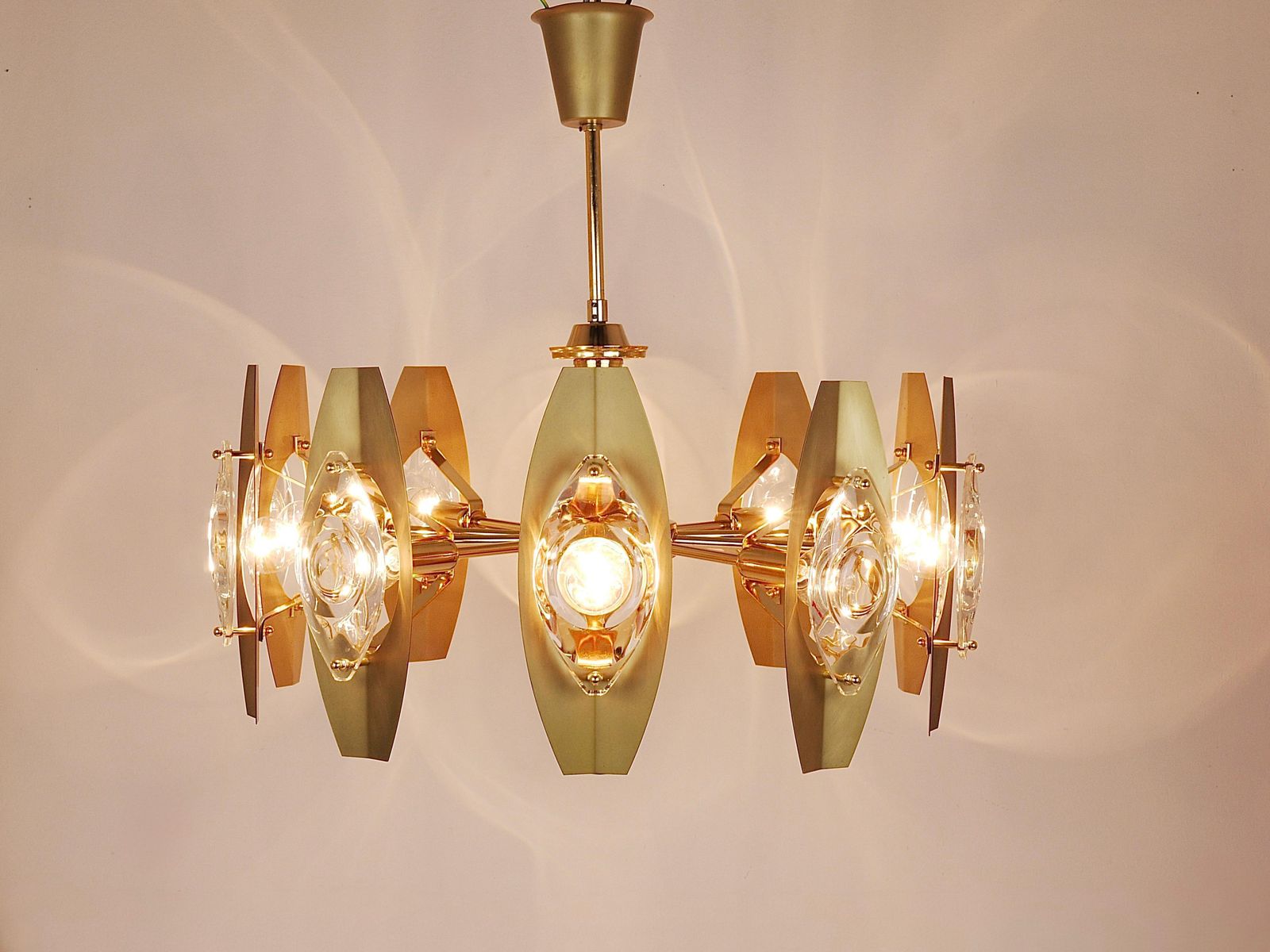 Oscar Torlasco 25“ Brass Chandelier With Optical Prism Lenses, Italy, 1970s photo furniture