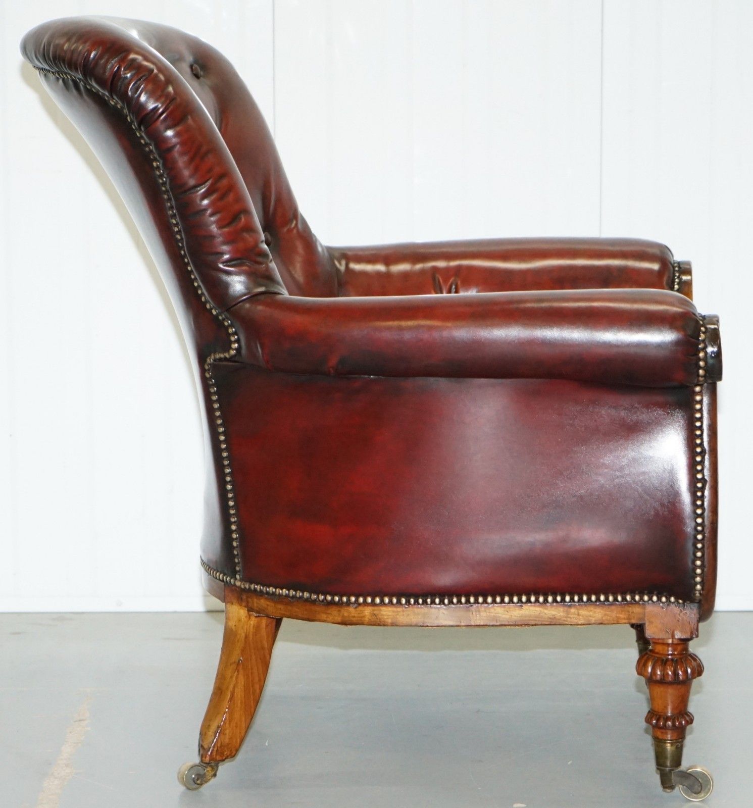 photo furniture Regency Chesterfield Bordeaux Leather Porters Attributed To Gillows Lancaster