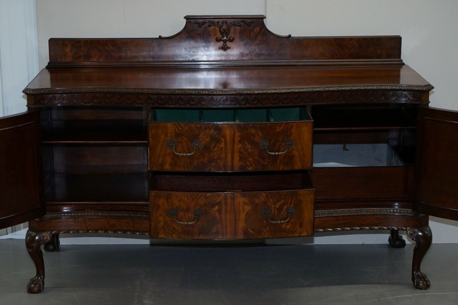 3950.0 Victorian Thomas Chippendale Claw & Ball Feet Sideboard Flamed Curl Mahogany photo