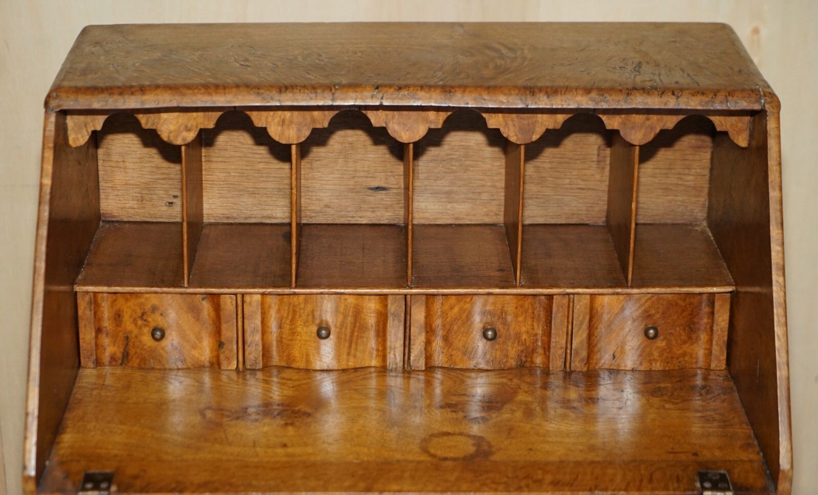 photo furniture Fine Circa 1800 Pollad Oak Writing Bureau Desk Claw & Ball Hand Carved Legs