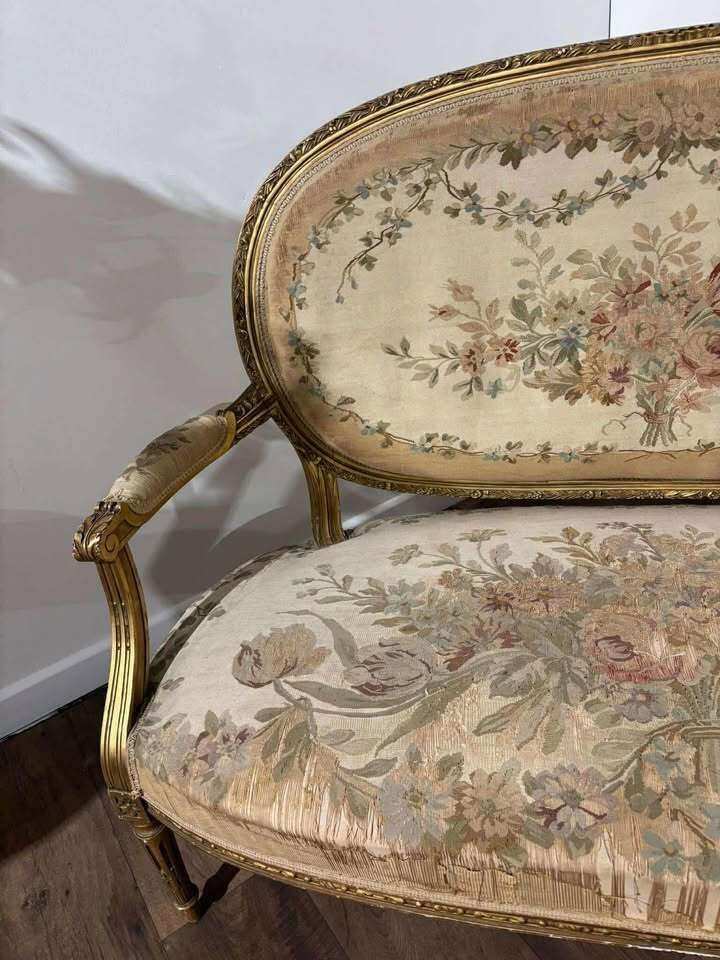 photo vintage 19th Century French Gilt & Moulded Tapestry Three Piece Salon Suite