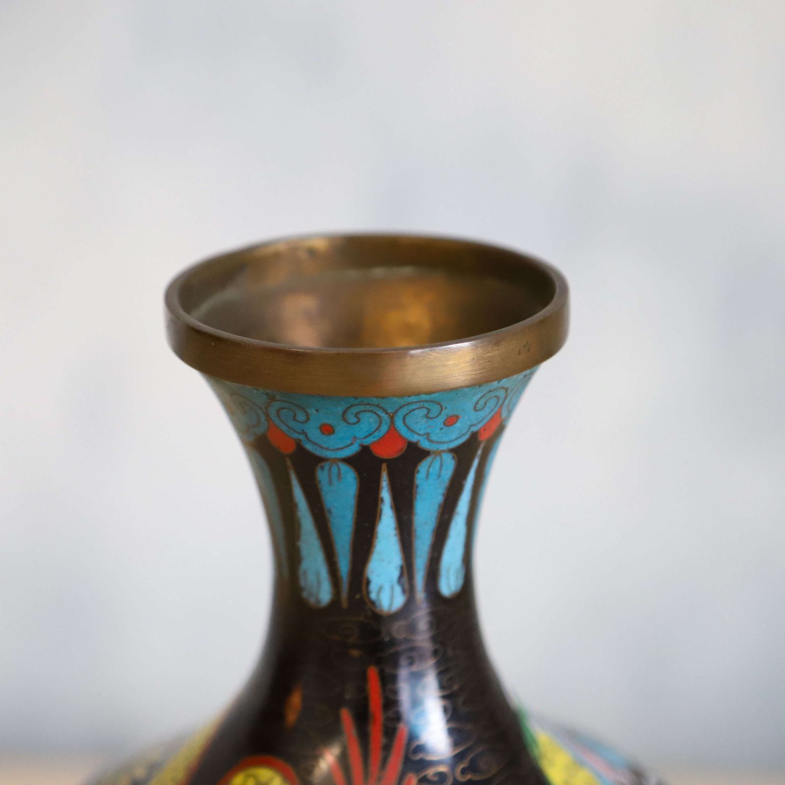 Decorative Antique Japanese Cloisonné Vase With A Dragon & Turquoise Enamelling photo 110.0