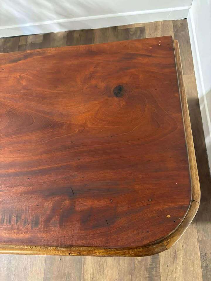 photo vintage Victorian Pine Kneehole Desk