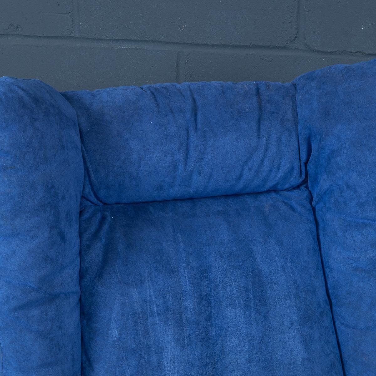 photo furniture 20thc Italian Pair Of Blue Alcantara Leather Reclining Armchairs By Cinova C1980