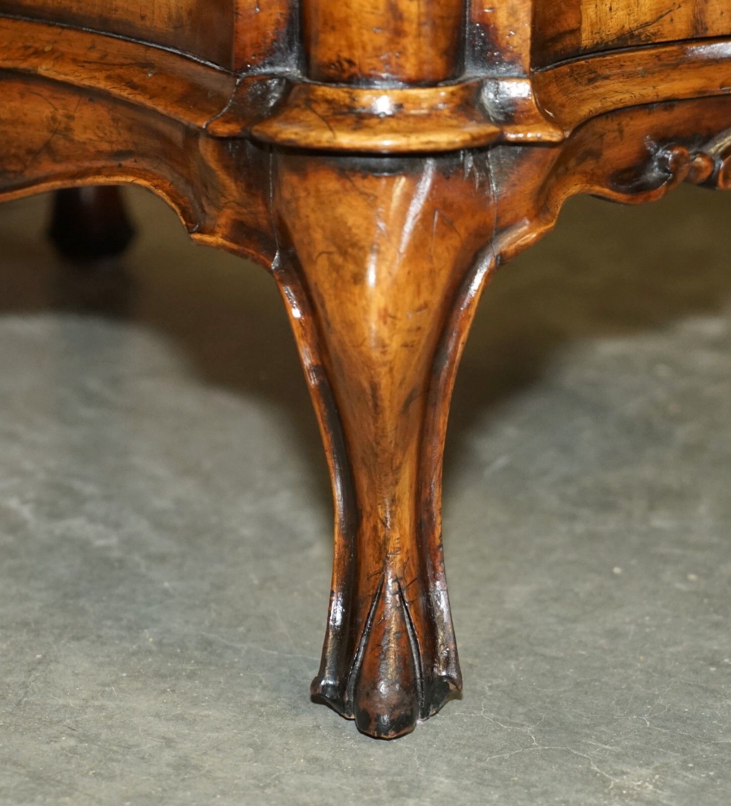 photo furniture Exquisite Antique Italian Circa 1860 Olive Wood Desk Writing Table Sublime Wood