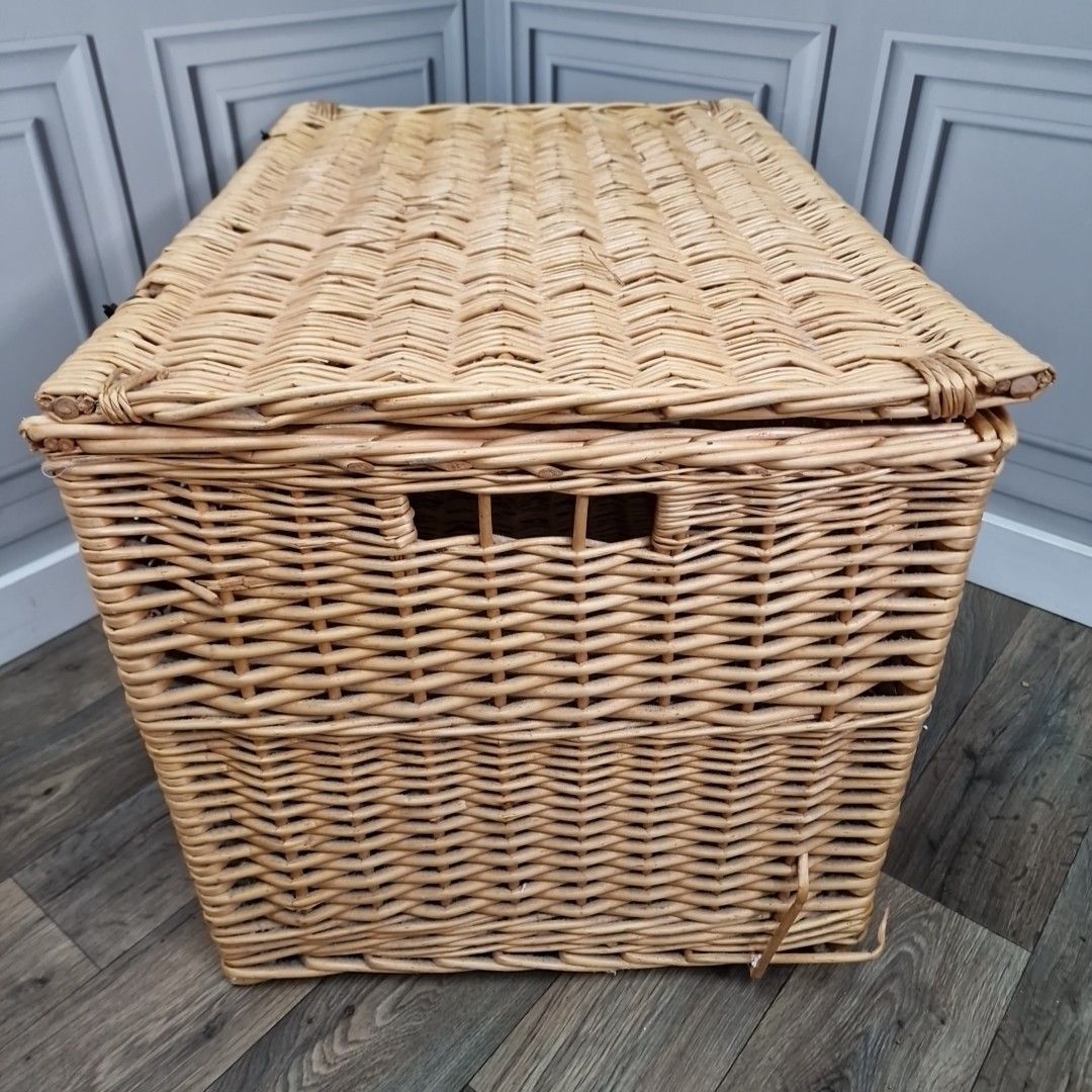 Large Vintage Wicker Basket Storage Chest – Blanket Toy Linen Box Lid & Handles photo vintage