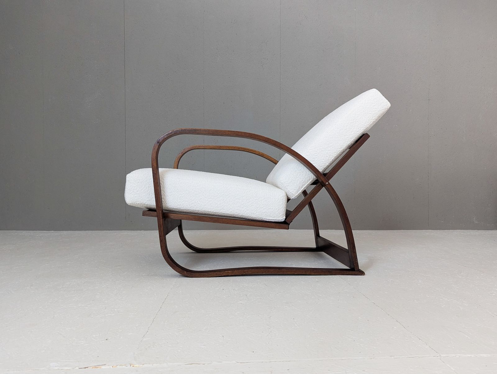 photo furniture Adjustable H 70 Lounge Chair By Jindřich Halabala For Up Závody, 1930s
