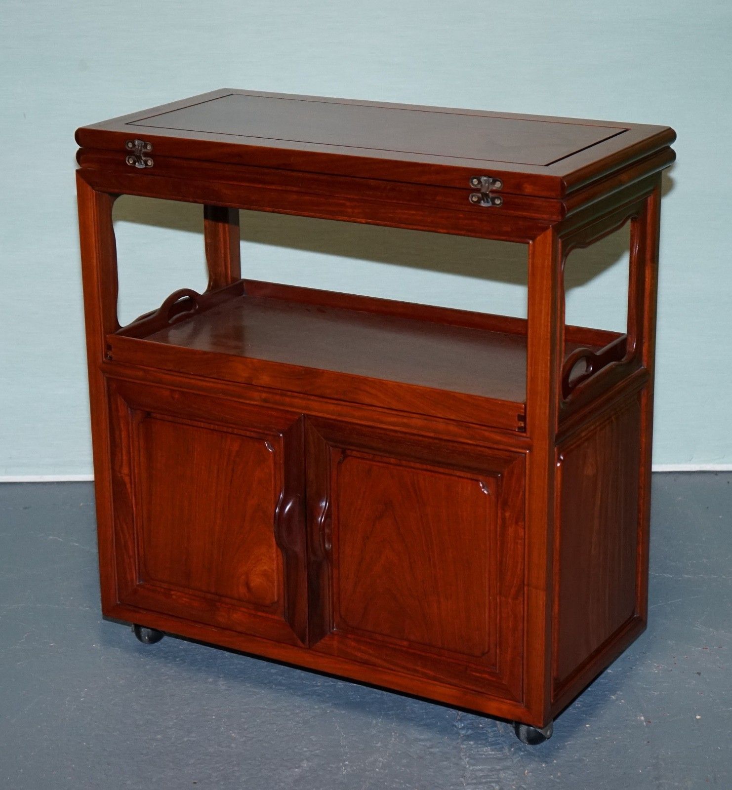 Vintage Oriental Chinese Rolling Bar Cabinet Mid Century Tea Or Liquor Cart photo for sale