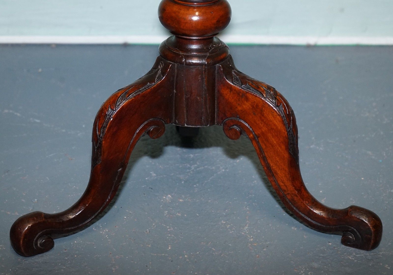 Antique Victorian Tripod Side Table Round Wine Table With Cabriole Legs photo buy