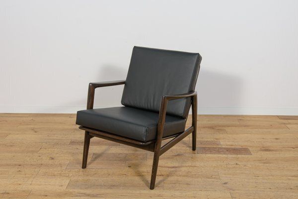 Model 300 139 Lounge Chair From Swarzędz Furniture Factory, Poland, 1960s