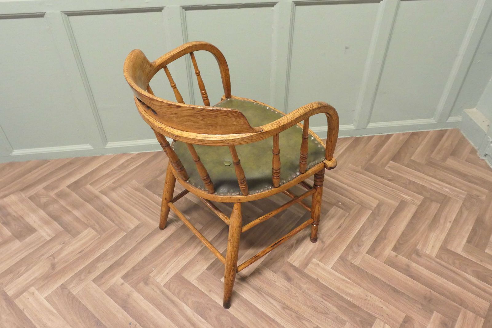 Golden Oak Smokers Bow Office Or Desk Chair photo 540.0
