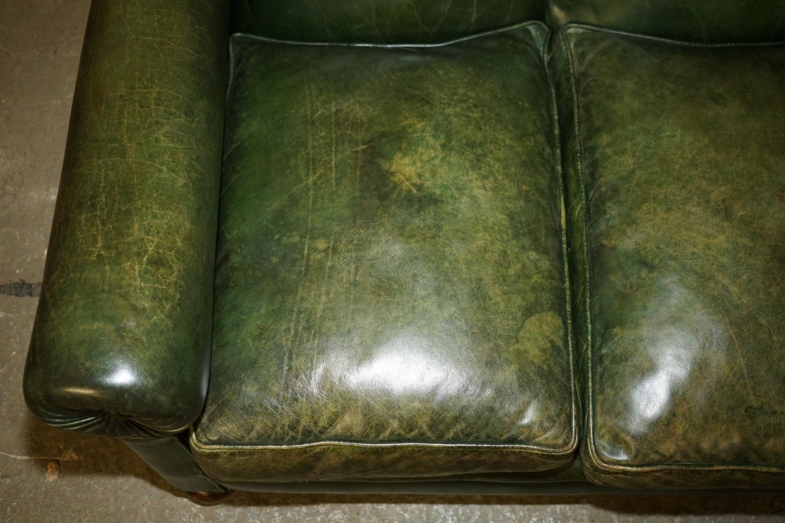 photo vintage Original Unrestored Green Leather Maple & Co Stamped Victorian Bolster Arm Sofa