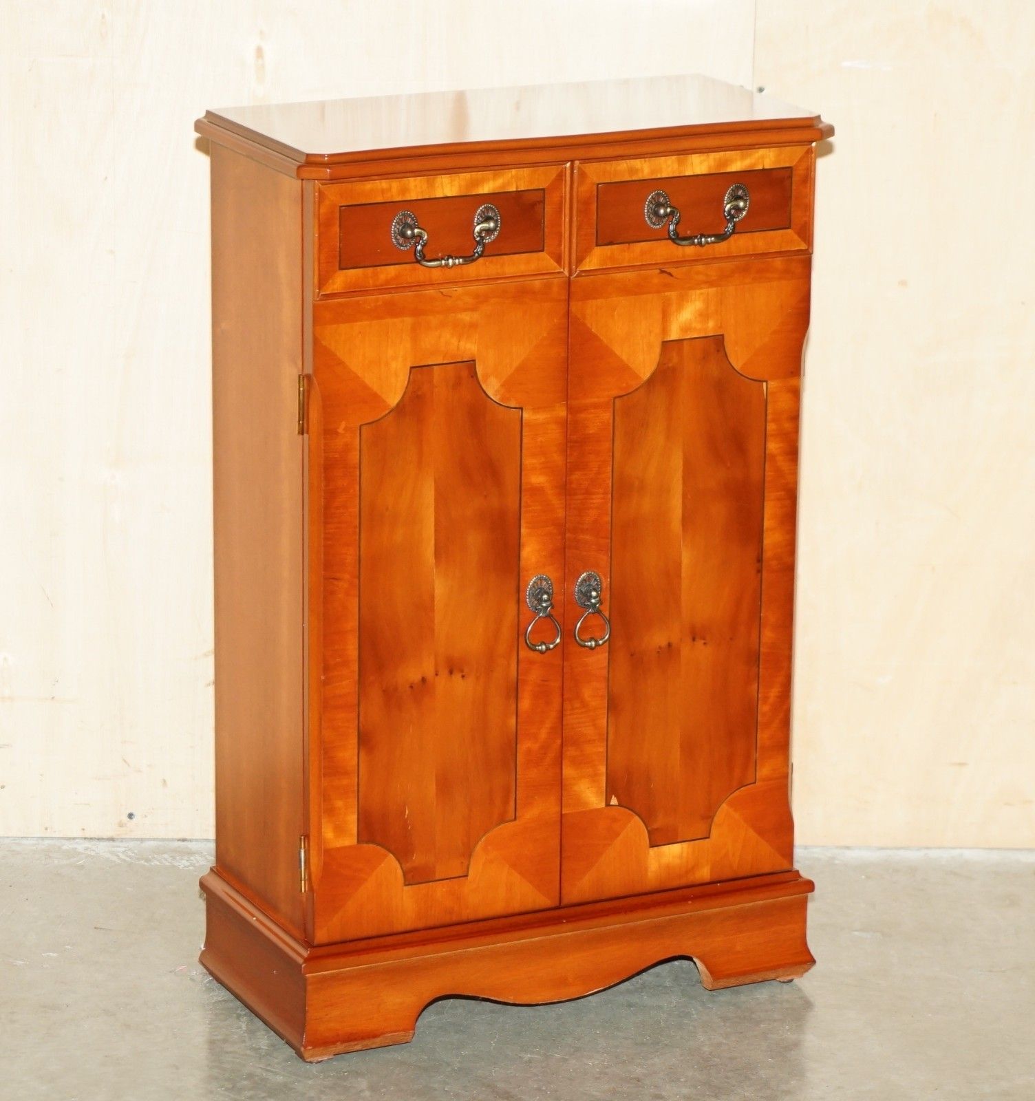 Lovely Vintage Burr Yew Wood Cd Or Dvd 120 Piece Holding Side Cabinet Tower photo furniture