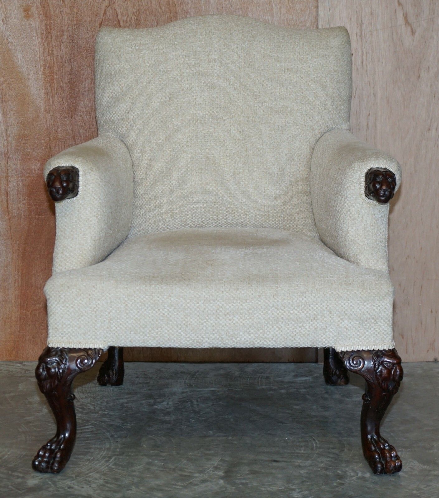 Lovely Antique Ornately Hand Carved Lion's Hairy Paw Leg Club Library Armchair photo for sale