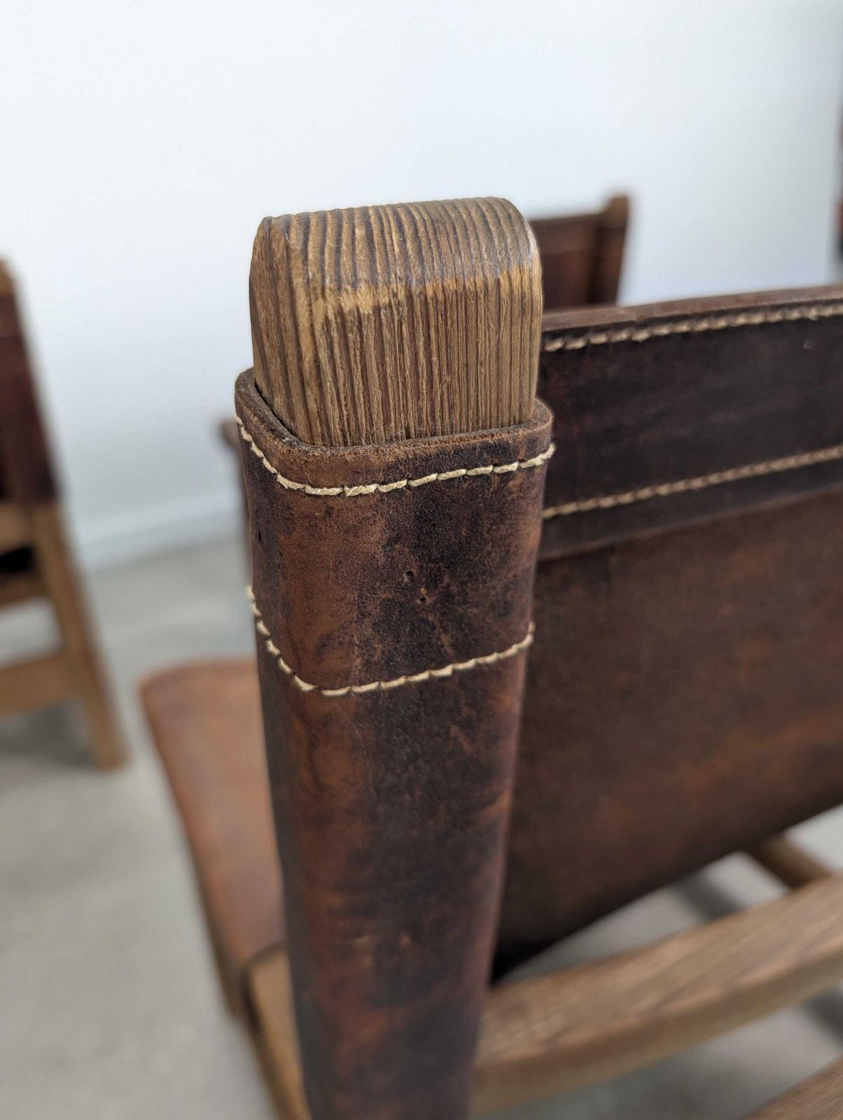 Set Of 5 Spanish Leather And Oak Chairs, Paco Muñoz Style, 1960s photo vinterior