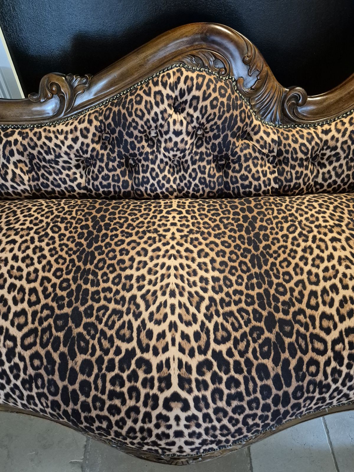 Victorian Mahogany Chaise Longue   Leopard/Velvet Material photo furniture