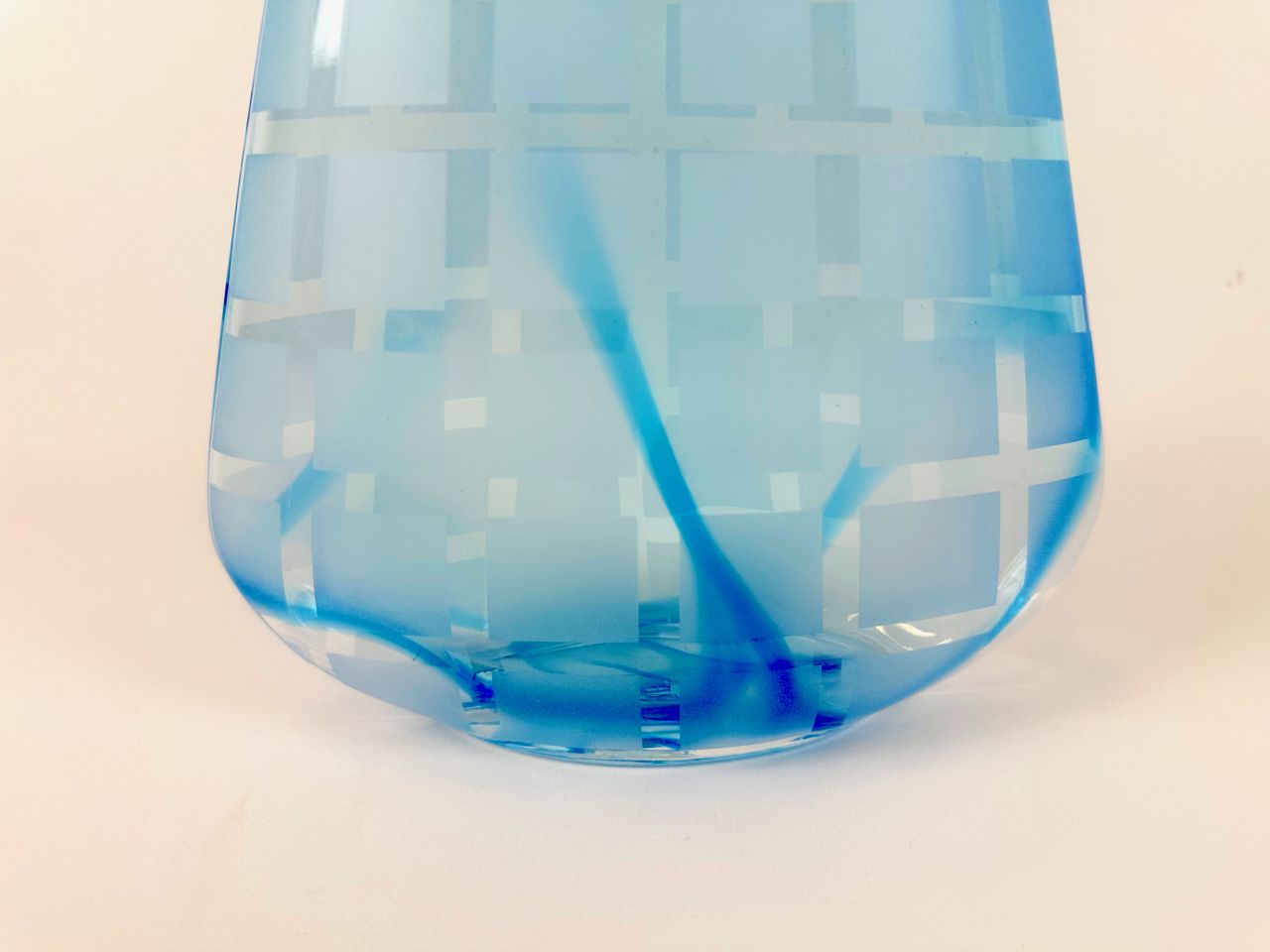 photo furniture Mid Century Bohemian Geometric Vase, 1960s