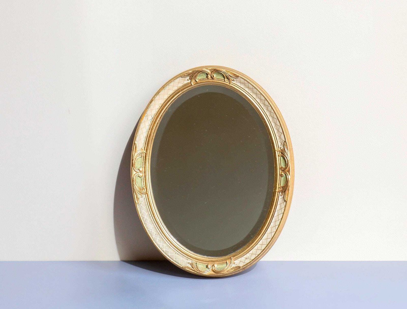 Oval Gold Mirror With Beveled Glass, Decorative Dutch Mirror, Small Baroque Wall Mirror, 1950s Design photo vinterior
