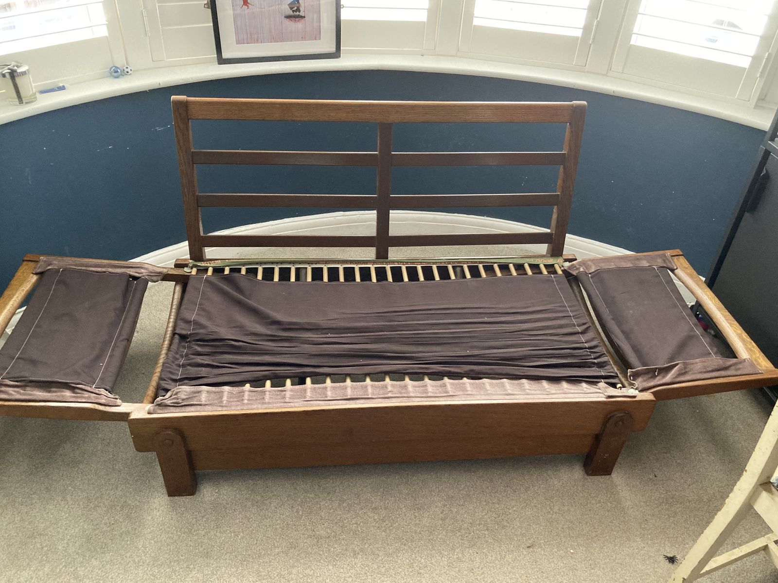 photo furniture Heal’s Parker Knoll Oak Sofa, 1930s