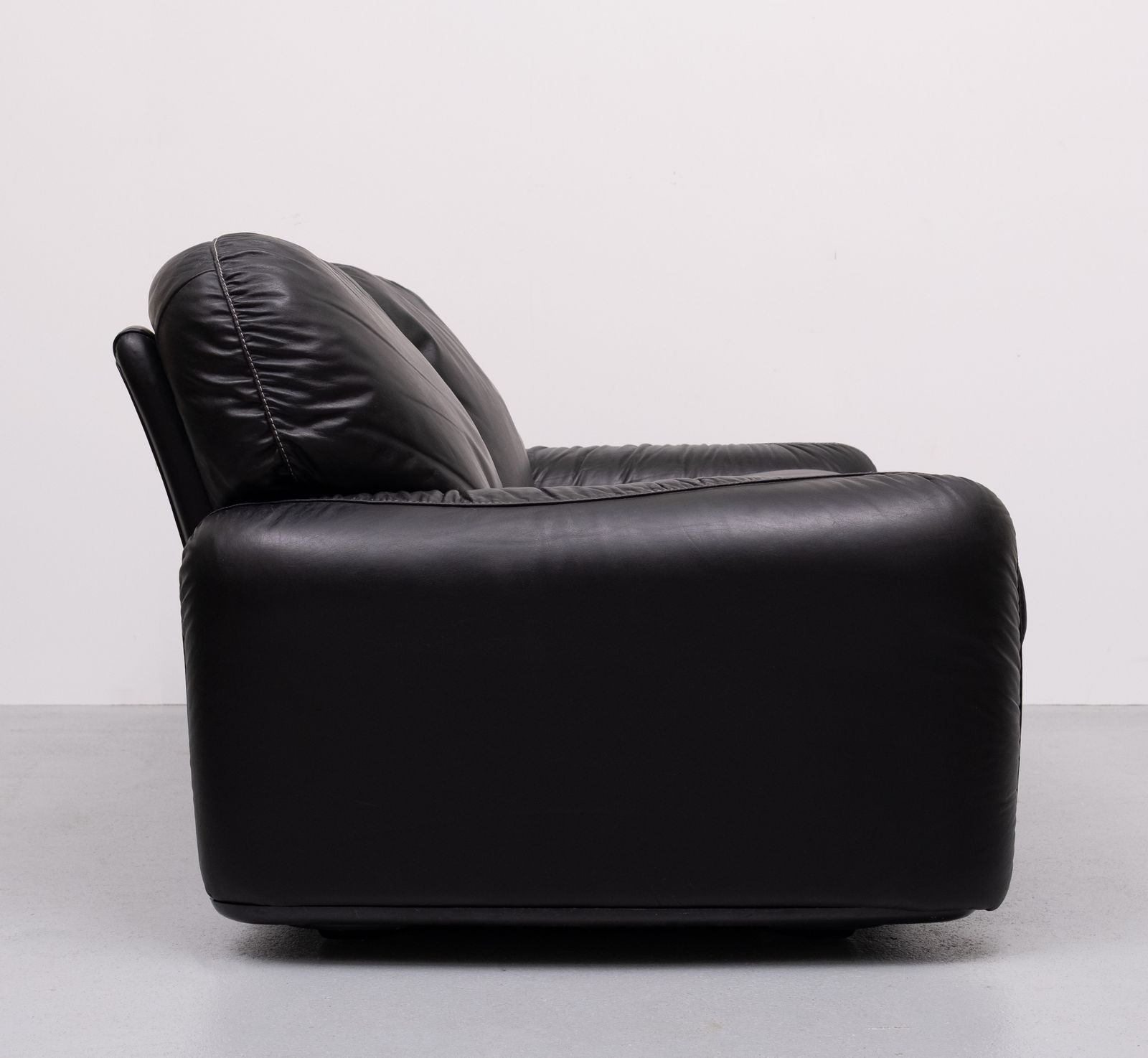 Furniture Black Leather Piumotto Sofa By Arrigo Arrigoni For Busnelli, Italy, 1970’s photo