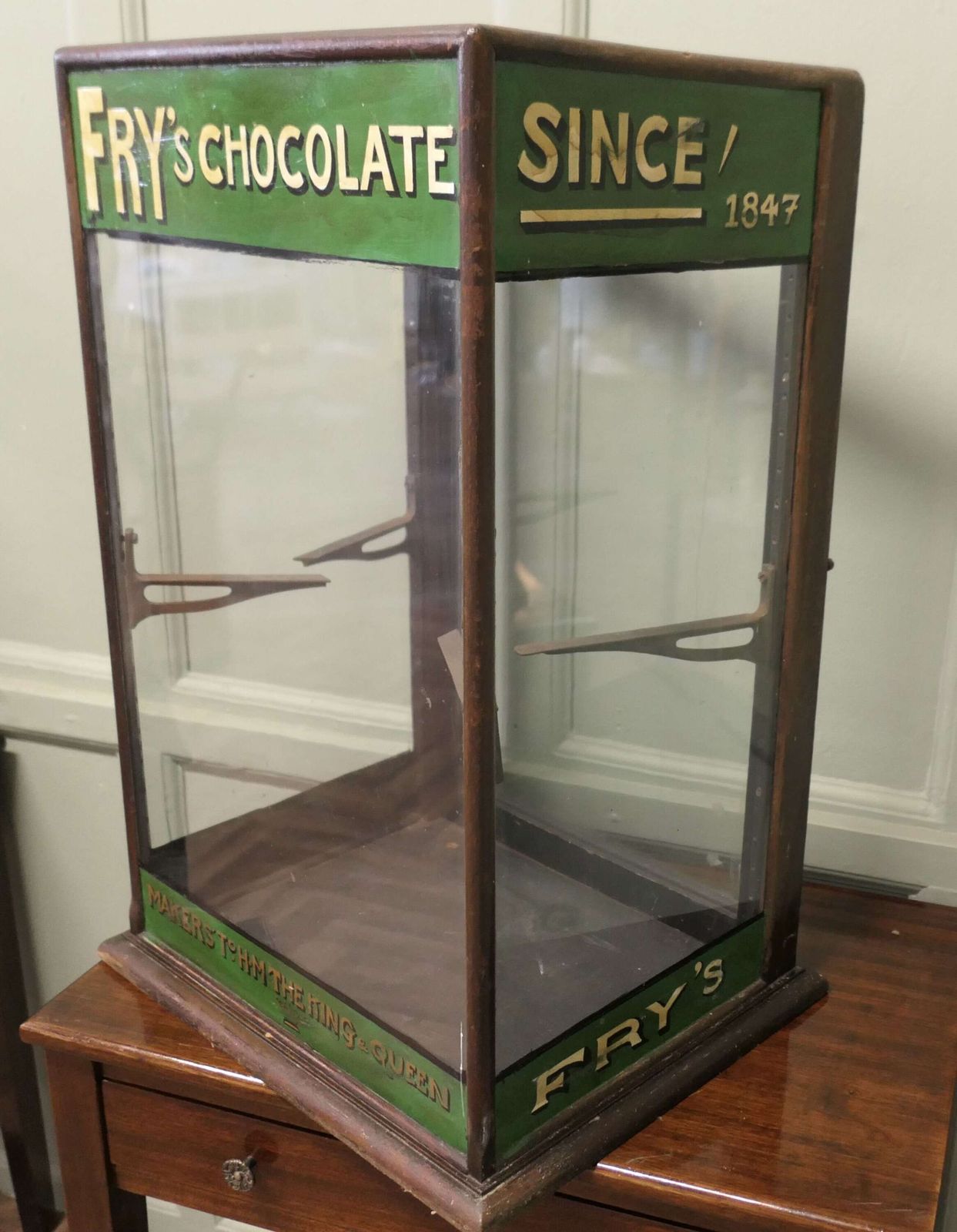 Edwardian Fry’s Counter Top Shop Display Cabinet photo vinterior