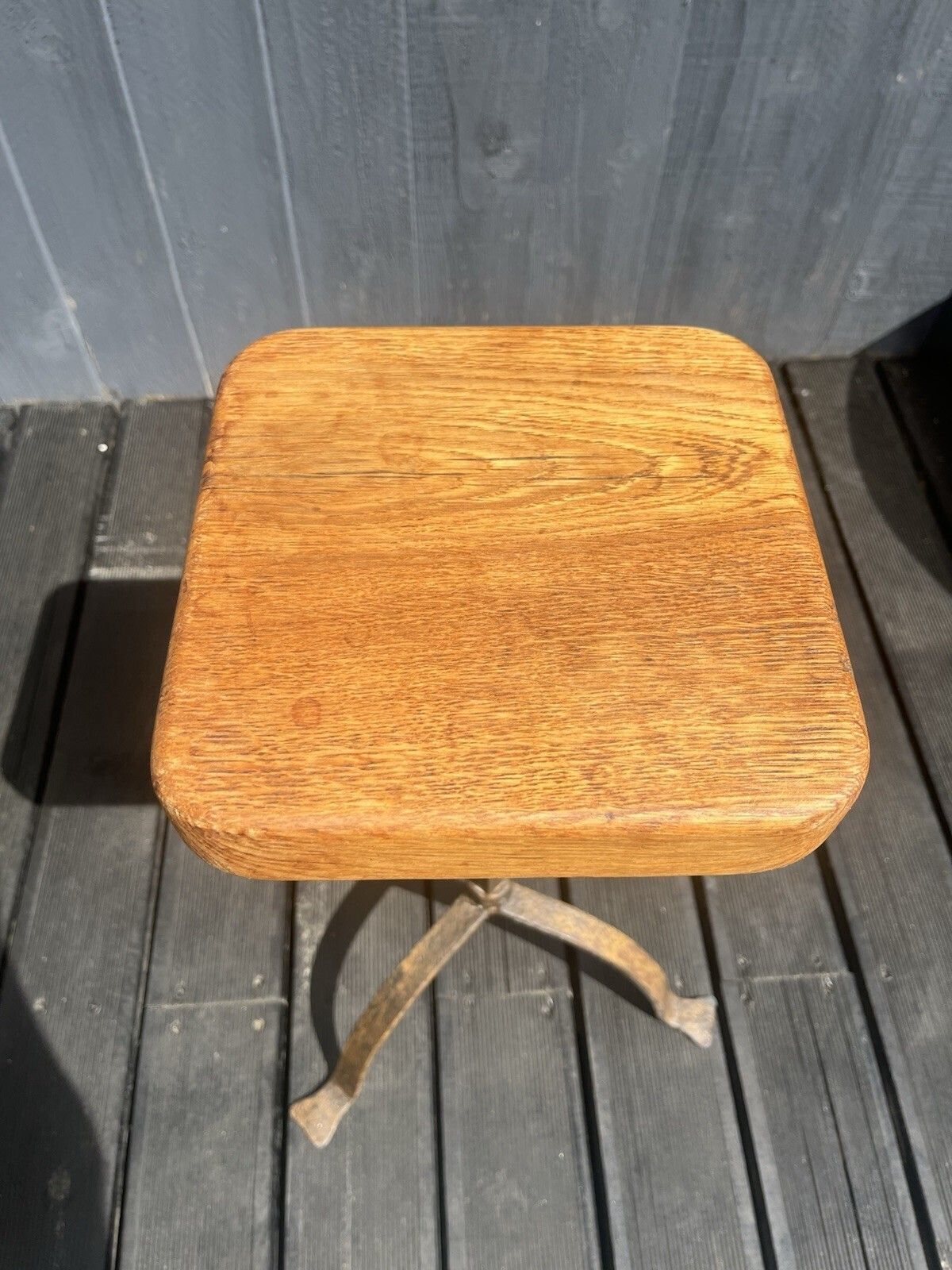photo furniture Old Rustic Oak Wrought Iron Stool Country Farmhouse Antique Vintage Plant Stand
