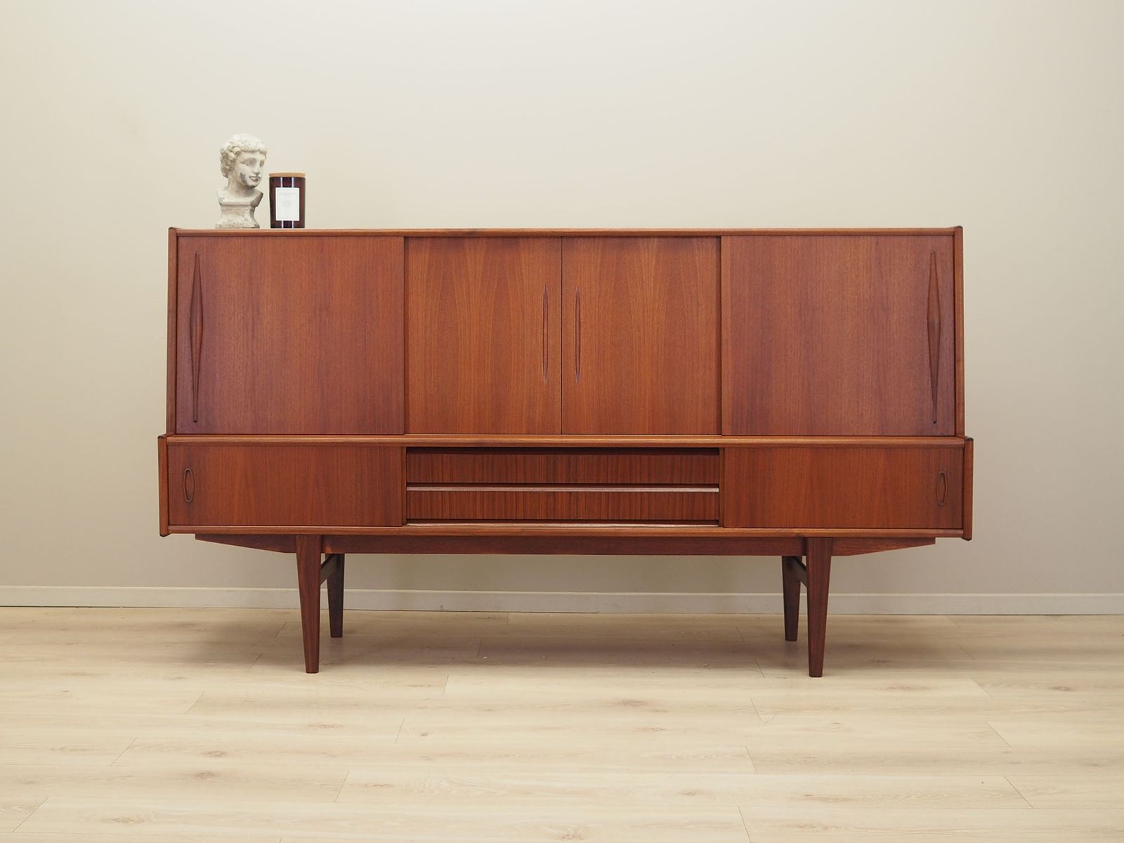 Teakhouten Highboard, Deens Design, Jaren 1970, Productie: Denemarken photo furniture