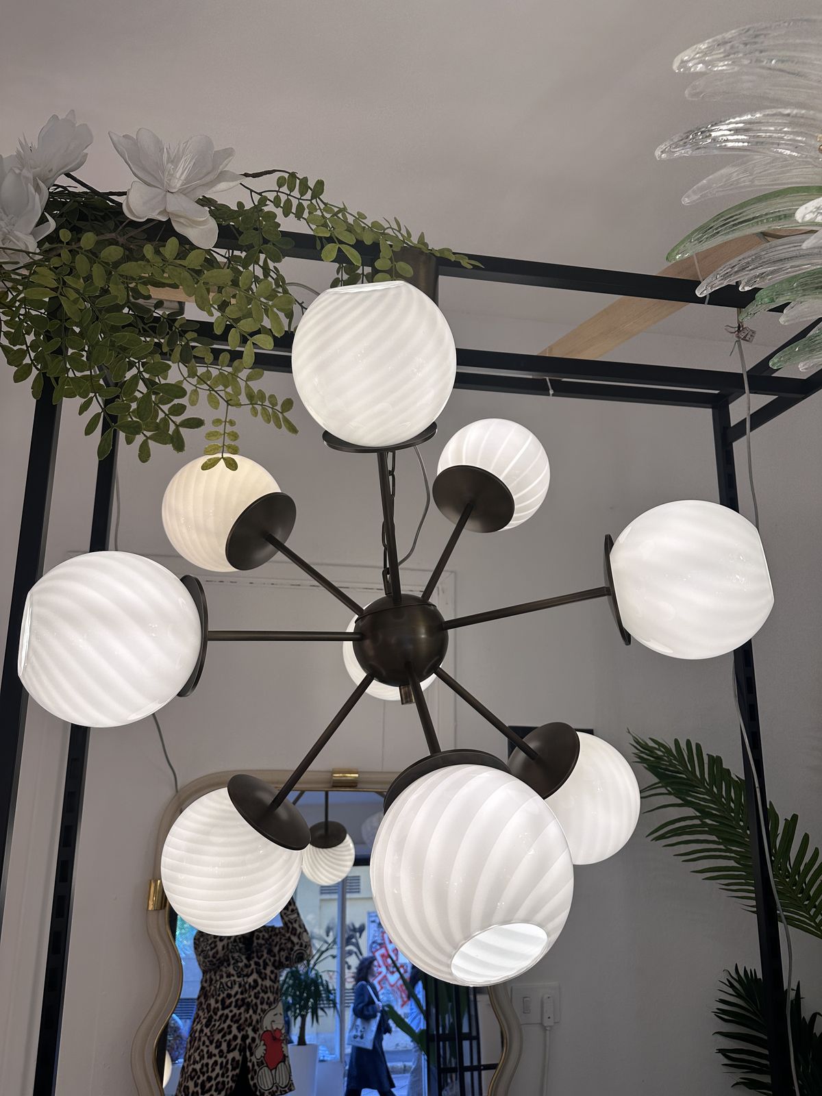 photo furniture Italian Burnished Sputnik Chandelier In Milky White Swirl Style Murano Glass